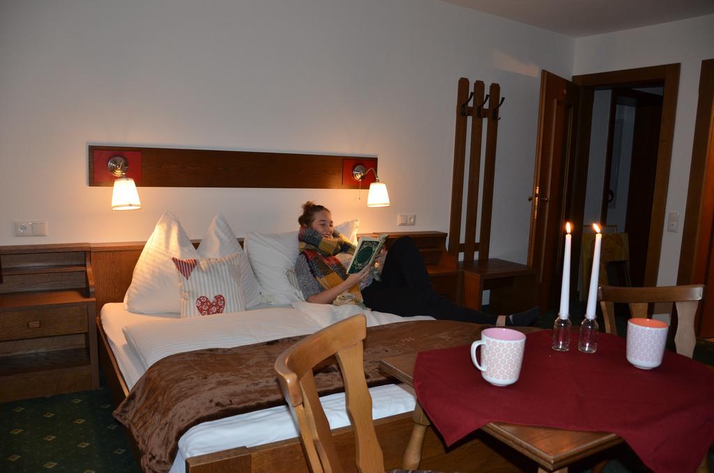 Haus Bergland Hotell Fieberbrunn Exteriör bild